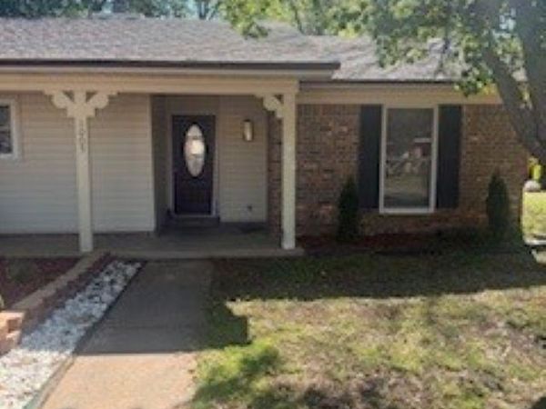1005 Laredo S , Russellville, AR 72801