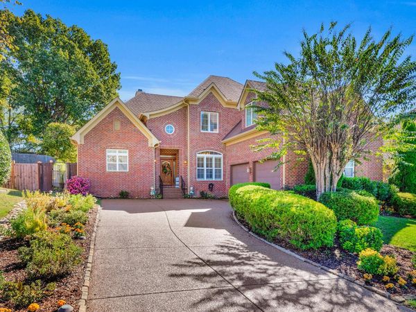 228 Valley Bend Dr , Nashville, TN 37214