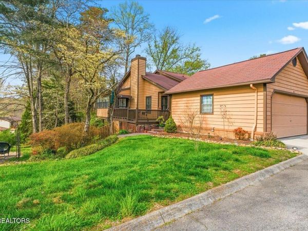 122 Blue Ridge Court, Oak Ridge, TN 37830