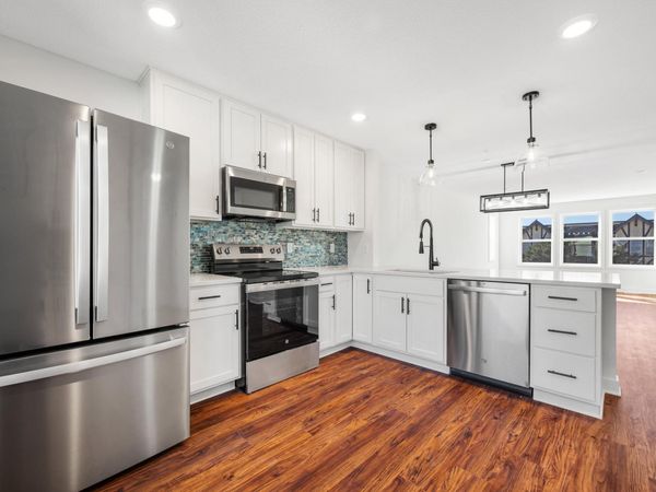 2604 Golden Valley Road , Minneapolis, MN 55411