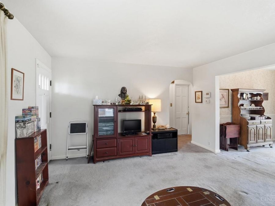 4009 St Johns Terrace, Deer Park, OH 45236 Photo 7