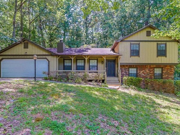 416 Pineburr Lane, Stone Mountain, GA 30087