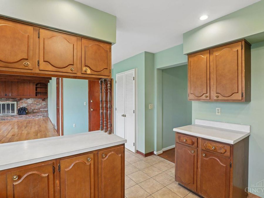 10215 Pendery Drive, Montgomery, OH 45242 Photo 13