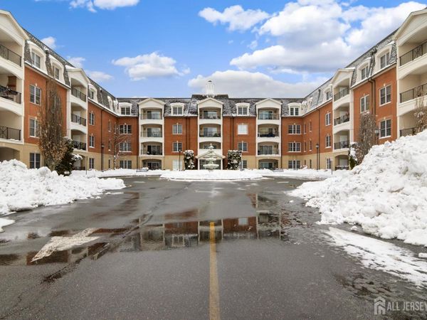 424 Regency Place , Woodbridge, NJ 07095