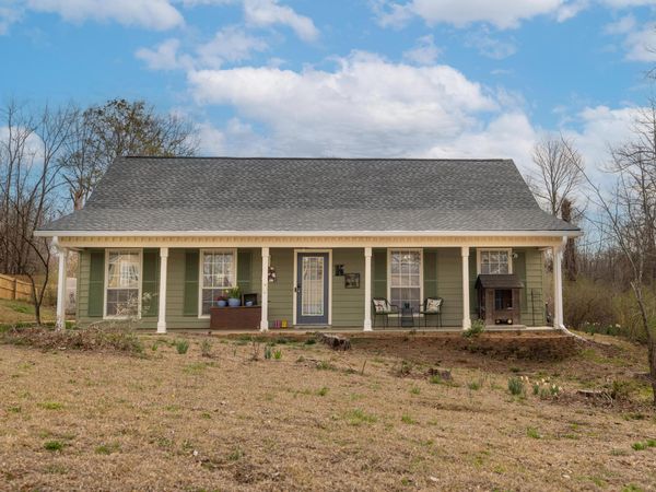 102 Northgate Dr., Starkville, MS 39759