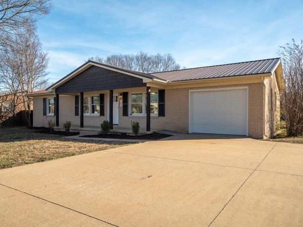 703 9th St , Lawrenceburg, TN 38464