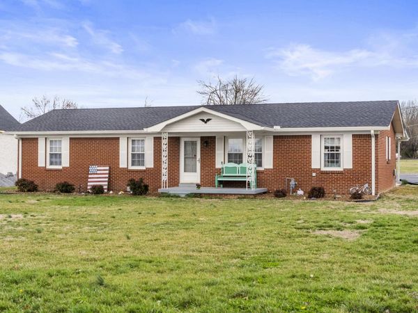 1700 Ellington Dr , Lafayette, TN 37083