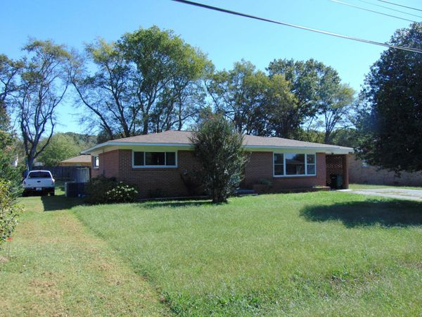 653 Fairlane Dr , Pulaski, TN 38478