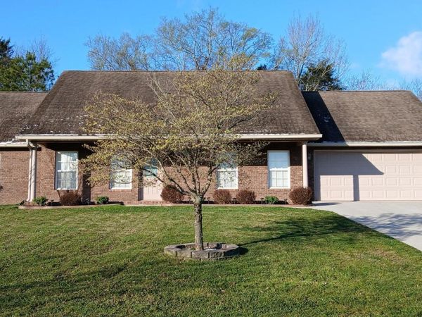 200 Flora Drive , Lenoir City, TN 37771