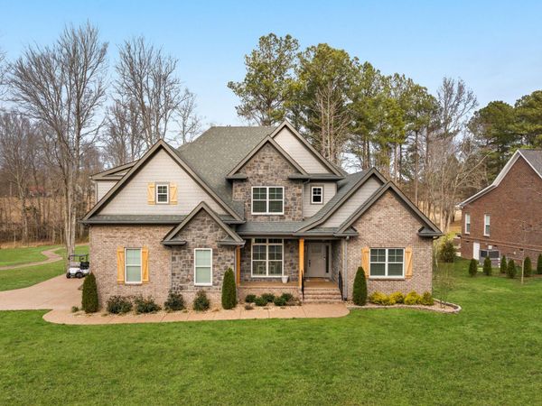 534 Country Club Dr , Dickson, TN 37055