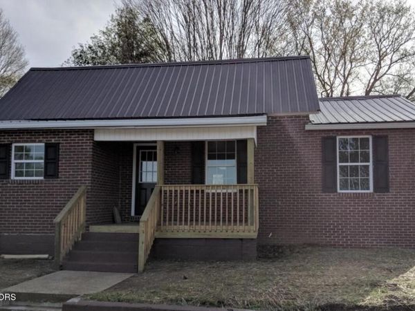 606 Kingston St , Lenoir City, TN 37771
