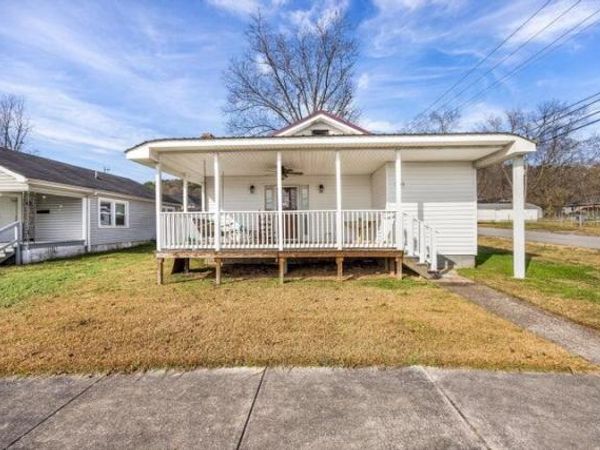 1100 Elm Avenue , South Pittsburg, TN 37380