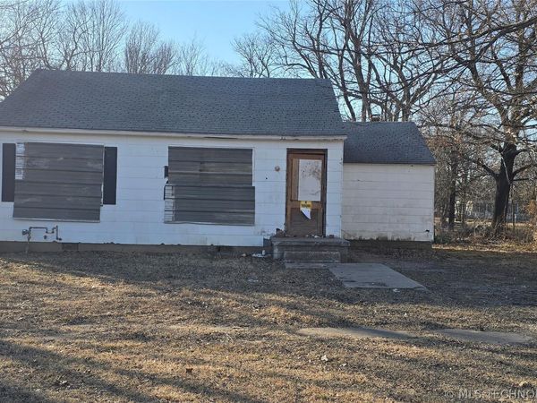 342 S Sycamore Street , Nowata, OK 74048