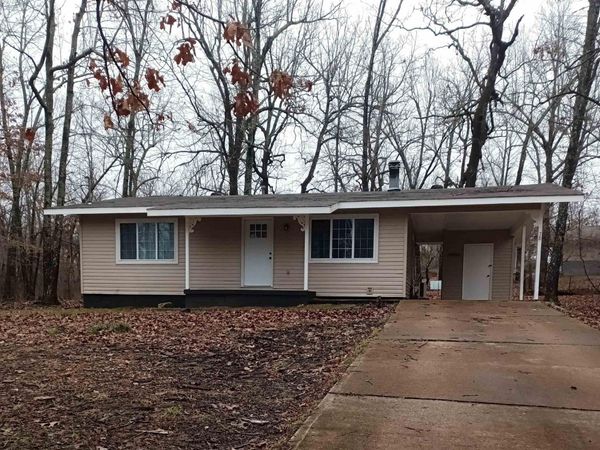 78 Saskatchewan Dr , Cherokee Village, AR 72529