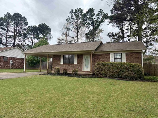 215 Joy Dr , Searcy, AR 72143