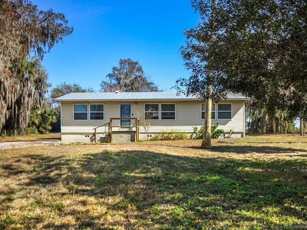 9803 US Highway 441 Highway SE, Okeechobee, FL 34974