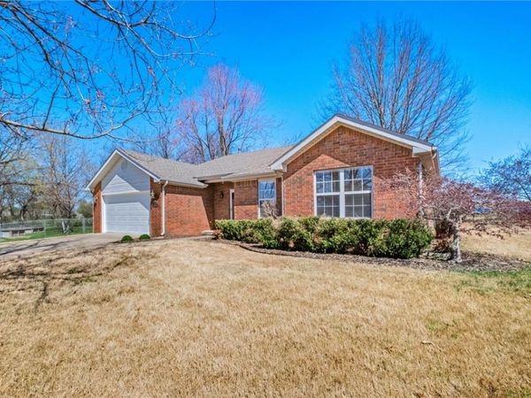 523 Evergreen Circle , Lowell, AR 72745