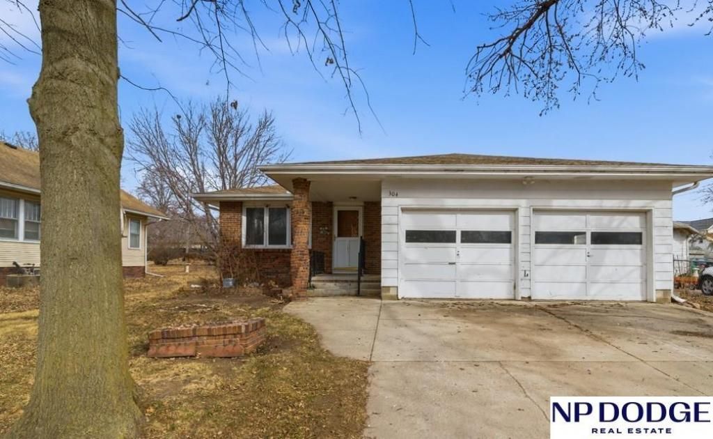 304 W Elm Street , Cedar Bluffs, NE 68015