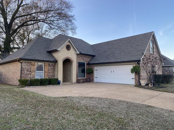 125 Woodridge, Pearl, MS 39208