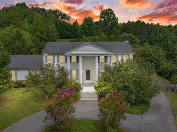 2734 Cherokee Road, Johnson City, TN 37604