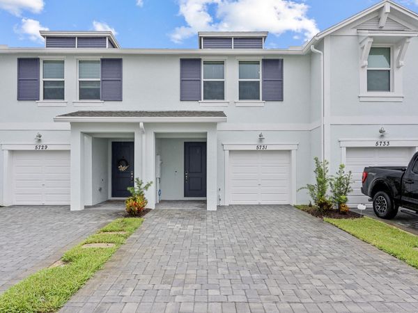 5731 SE Edgewater Circle, Stuart, FL 34997