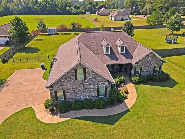 115 Champion Circle, Water Valley, MS 38965