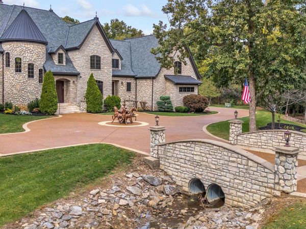 5915 Hillsboro Pike , Nashville, TN 37215