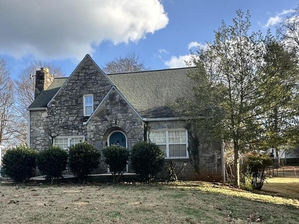 918 Mountain View Ave , Maryville, TN 37803