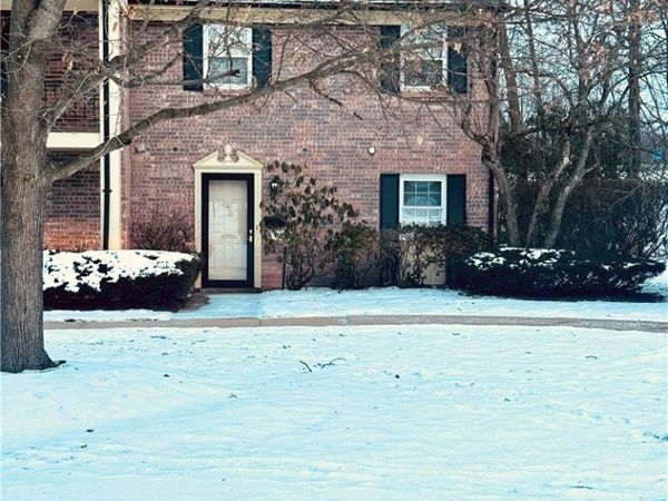 359 Quarry Lane Drive SW, Howland, OH 44483