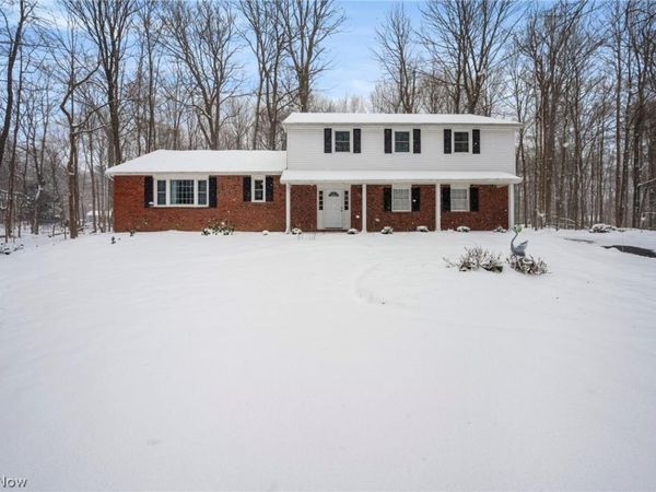 17987 Elliott Drive , Chagrin Falls, OH 44023