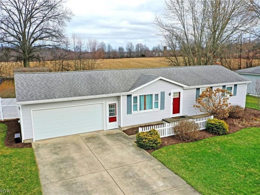 9812 Deltona Drive , New Middletown, OH 44442 Photo 1