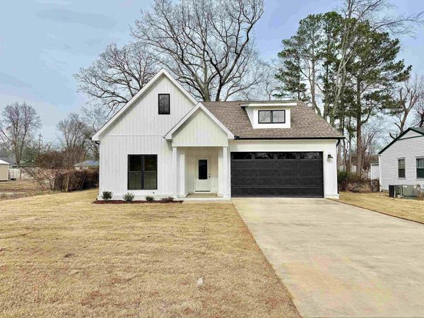 541 Eugenia St, Florence, AL 35630