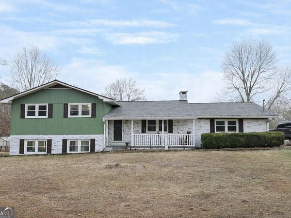 100 Woodlake Drive, Chatsworth, GA 30705