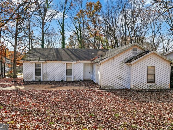 868 Greenhedge Drive, Stone Mountain, GA 30088