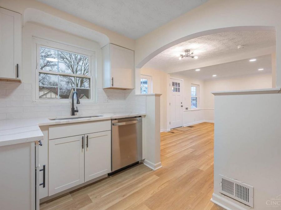 3814 N Broadlawn Circle, Silverton, OH 45236 Photo 9