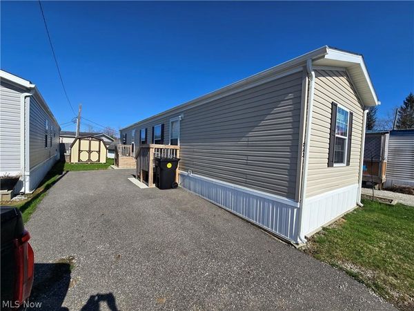 12860 Mayfield Road , Chardon, OH 44024