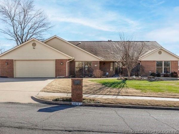 2617 Regency Road , Bartlesville, OK 74006