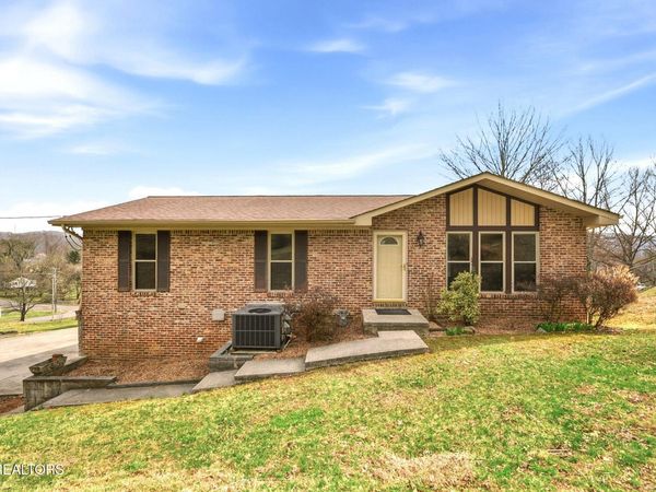 103 Middlebury Rd, Oak Ridge, TN 37830