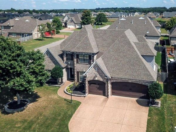 275 MISTY FIELDS CV, Oakland, TN 38060