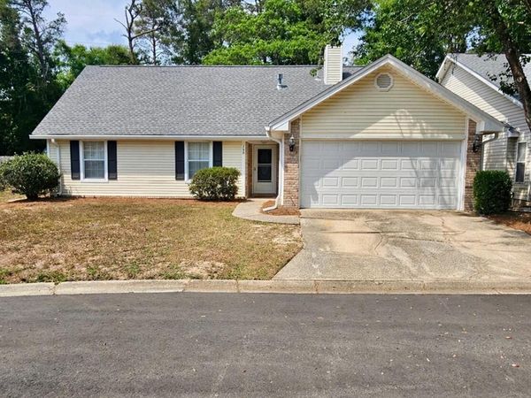 139 Parkwood Drive, Niceville, FL 32578