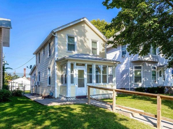 1518 N MAIN Street, Davenport, IA 52803