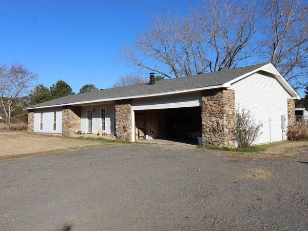 612 Sanders Dr , Redfield, AR 72132