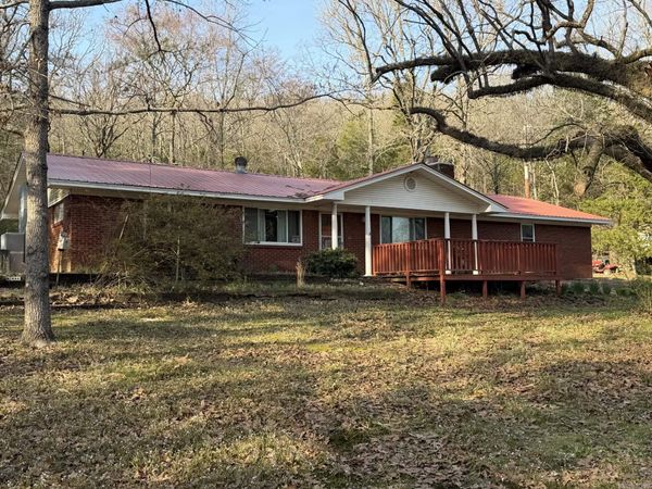 2802 267 S , McRae, AR 72102