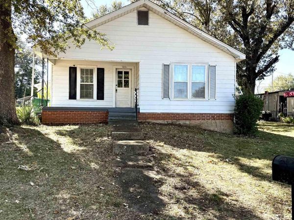 101 Lamar Ave, Tuscumbia, AL 35674