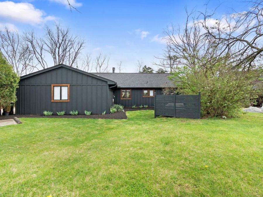 10228 Hightower Court, Montgomery, OH 45249 Photo 2