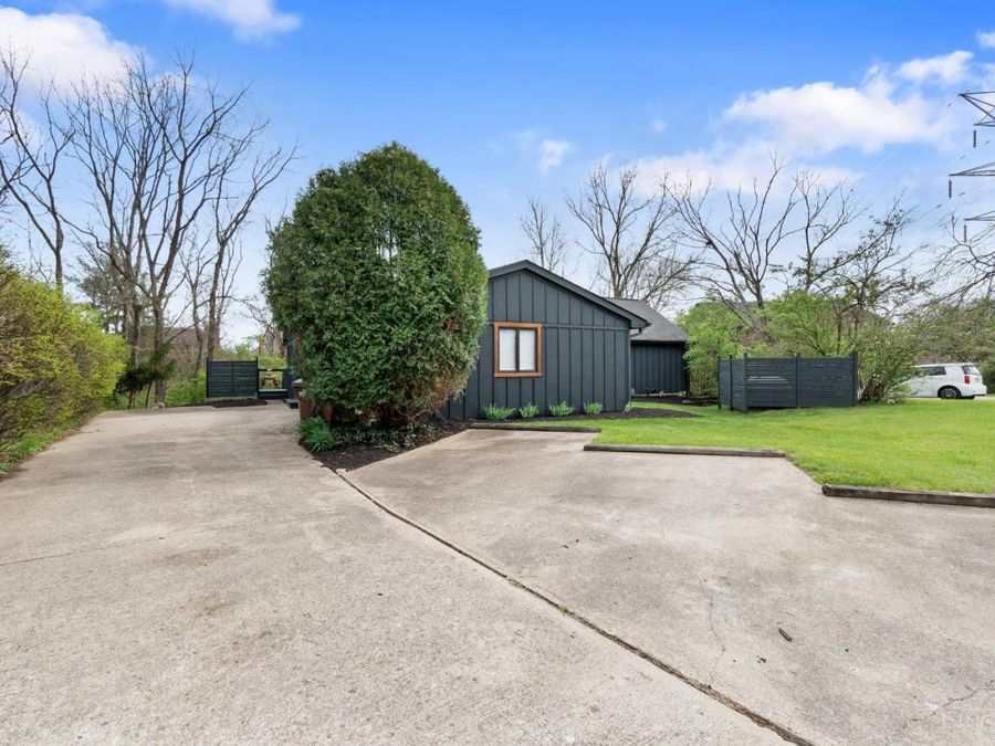 10228 Hightower Court, Montgomery, OH 45249 Photo 6