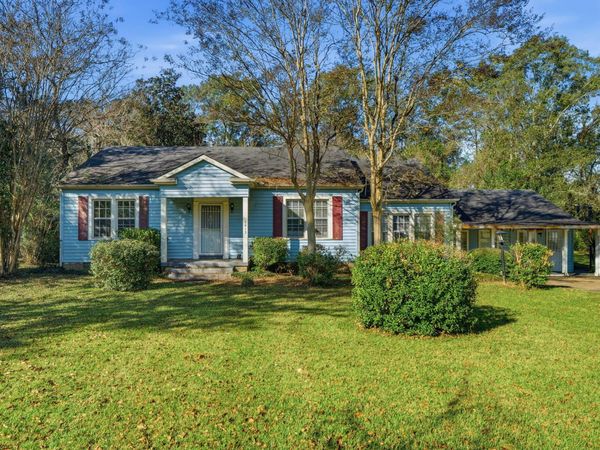 1413 N Jackson St., Brookhaven, MS 39601