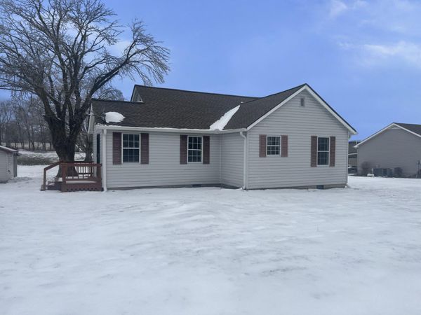 255 Oakdale Rd , Westmoreland, TN 37186