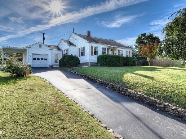 816 Riverview Drive, Elizabethton, TN 37643