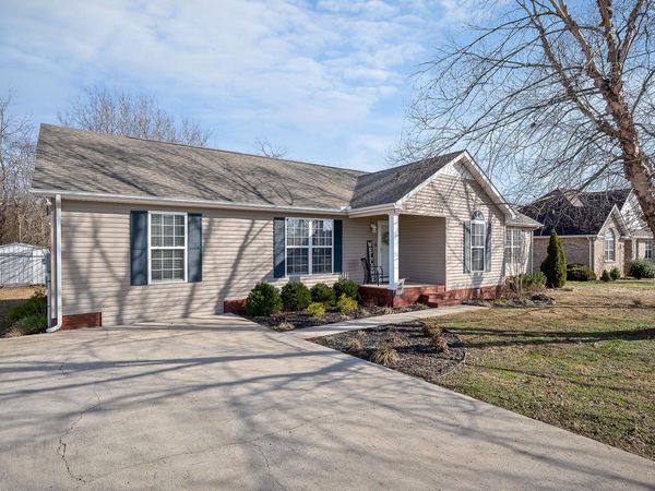 351 Creek Ln , McMinnville, TN 37110